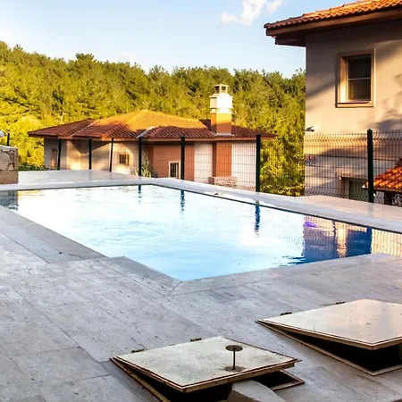 Gorgeous Separate With Pool In 아파트 쿠사다시